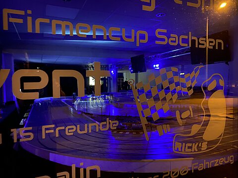durch die Scheibe RacingLounge77
