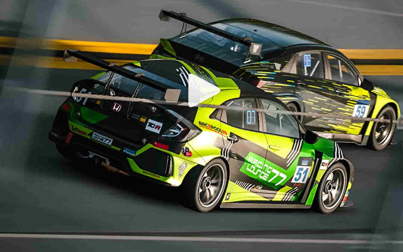 Marc und Alex bekommen einfach nicht genug. 